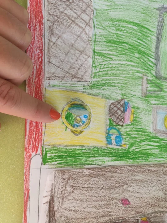 Kinderzeichnung mit Farbfeldern — aus der Welt von Jasmina und PAGANE