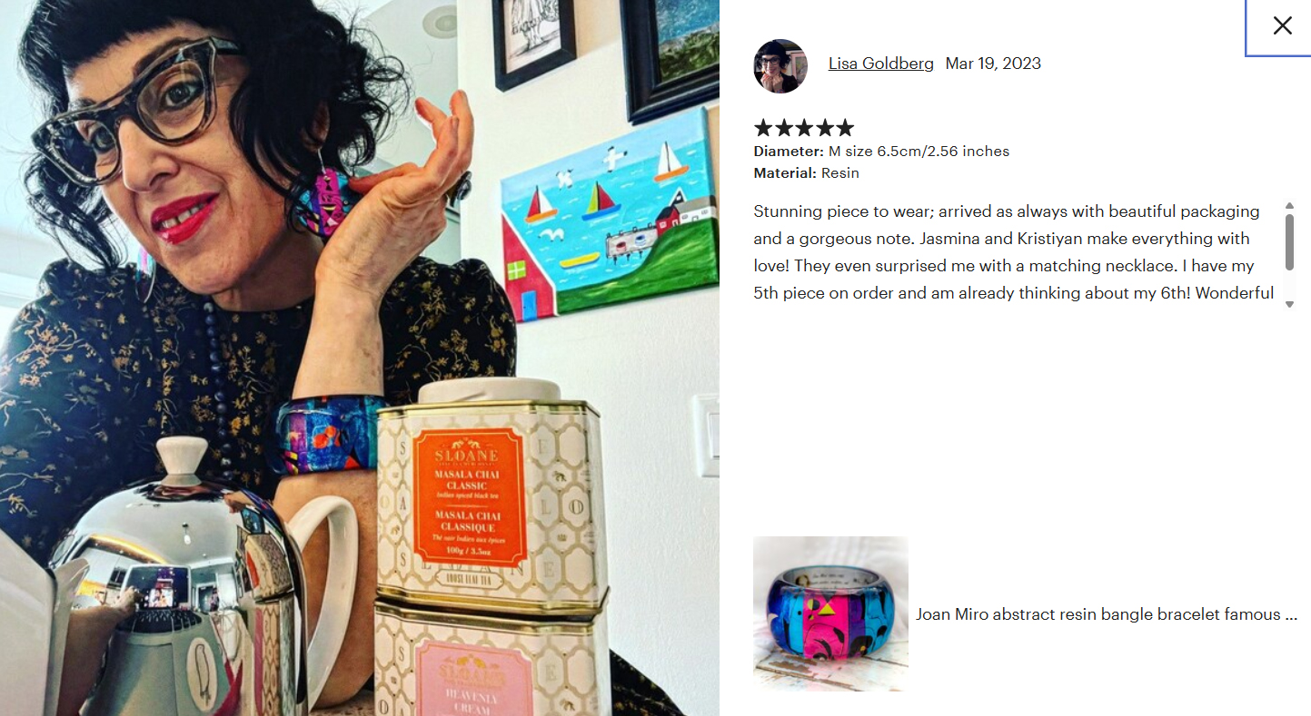Recensione originale su Etsy con foto: una cliente con un bracciale d’arte