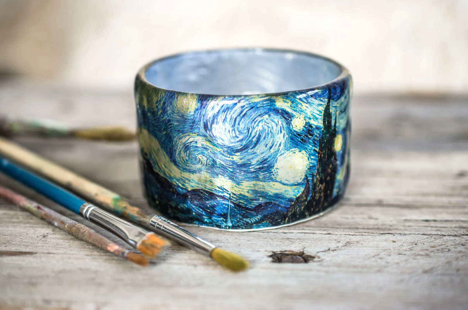PAGANE uniques art bangle with Van Gogh’s Starry Night